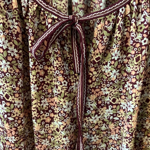 Max Studio Women’s shirt, floral multi with ruffle sleeves and tie neck, 1X - Picture 5 of 6